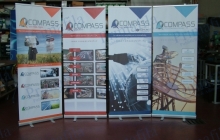 compass roll up banner espositore pubblicitario allestimenti